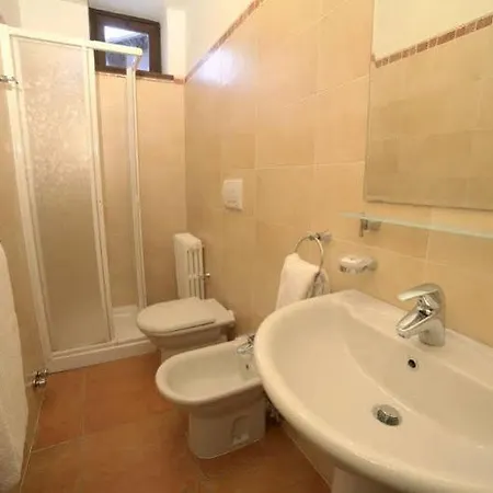 Linda アパート バルドネッキア