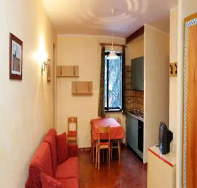 Linda アパート バルドネッキア